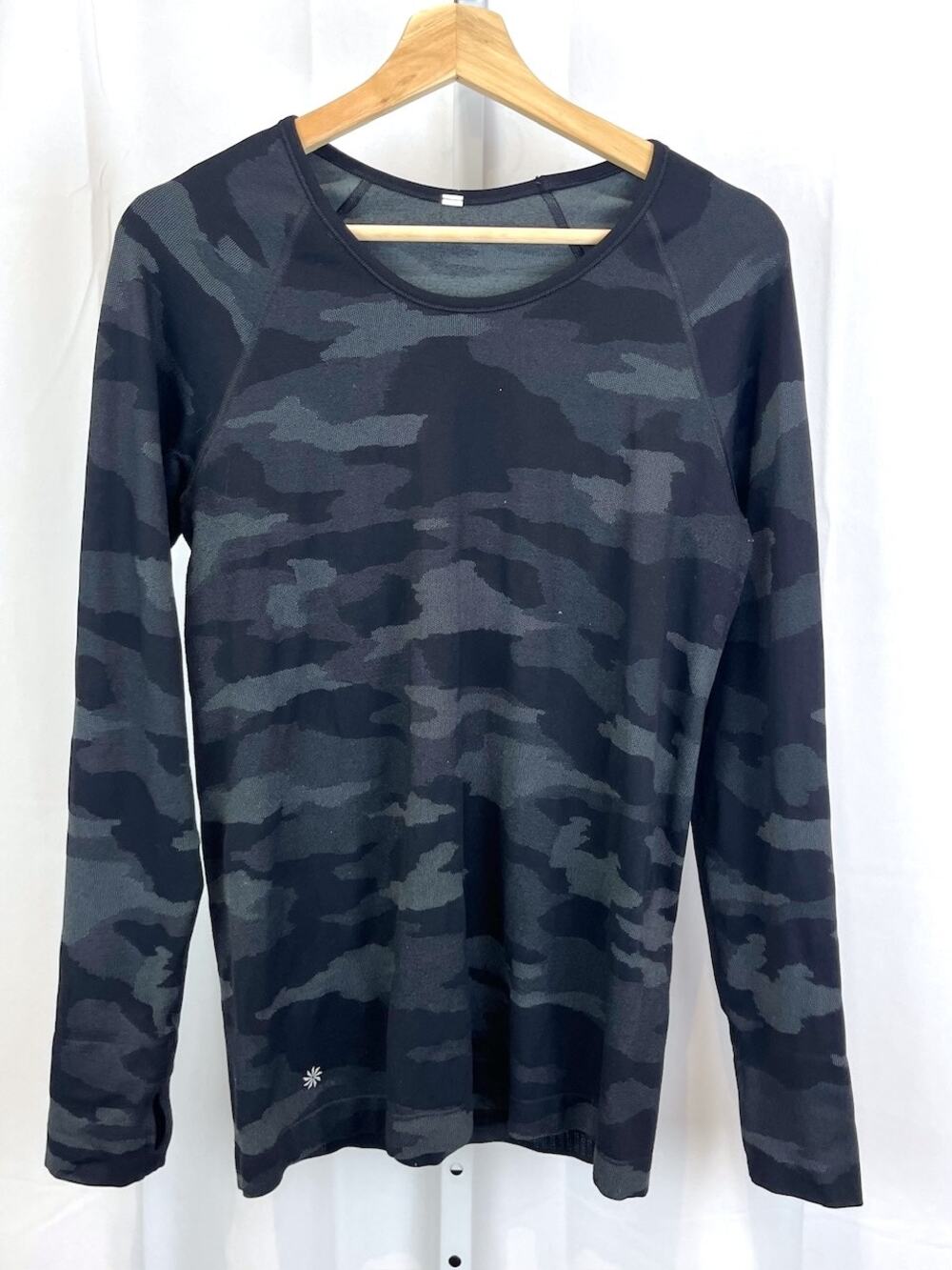 ATHLETA EST M L Speedlight Long Sleeve Top Camo Seamless Stretch Gray Black